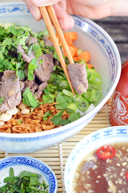 Bun Bo Nam Bo Vietnamesischer Reisbandnudelsalat mit Rindfleisch